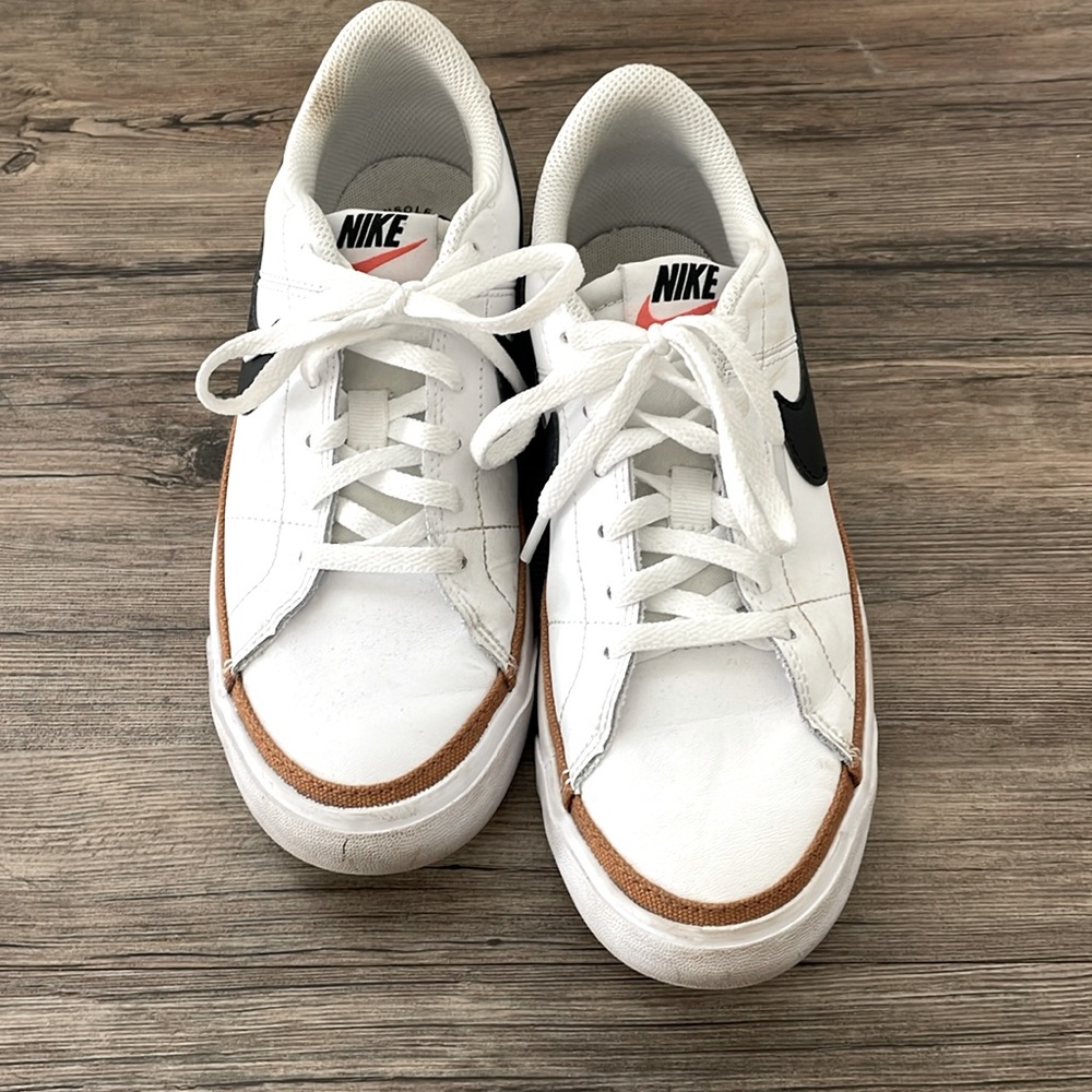Nike Court Legacy Sneakers